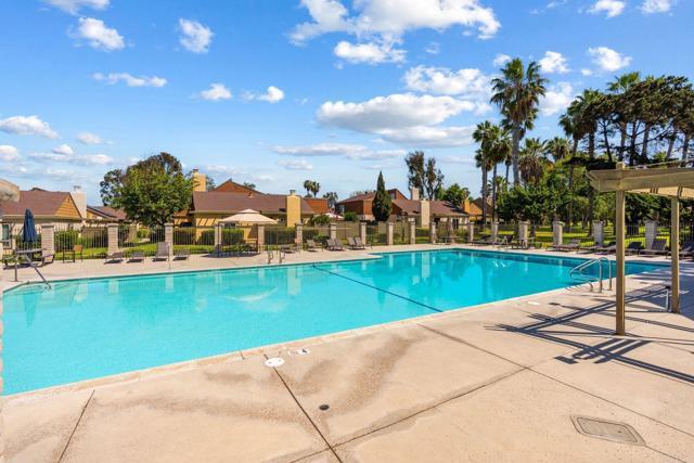 Building Photo - 10575 Caminito Glenellen