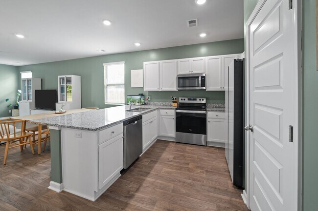 Building Photo - Spacious 4-Bedroom Home Near Fort Stewart with Open Floor Plan & Large Backyard