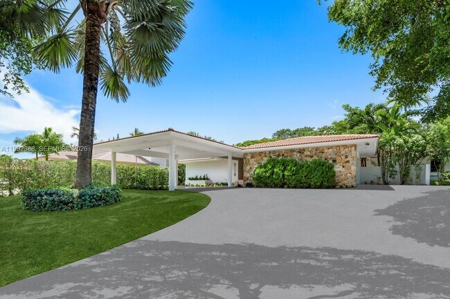 Building Photo - 8118 Los Pinos Blvd