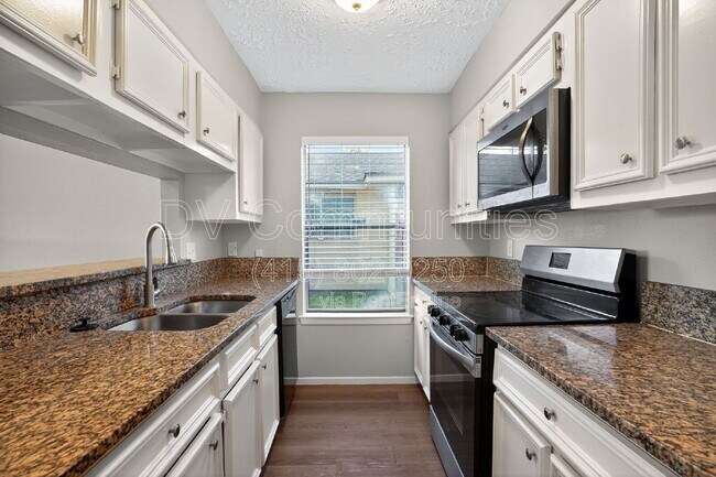 Building Photo - 20021 Cottonglade Ln