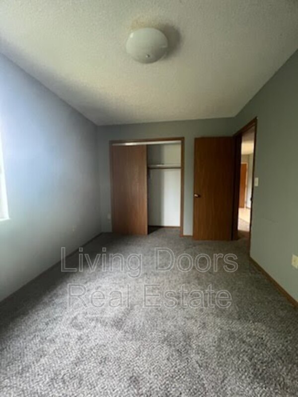 Building Photo - 603 S Washington St