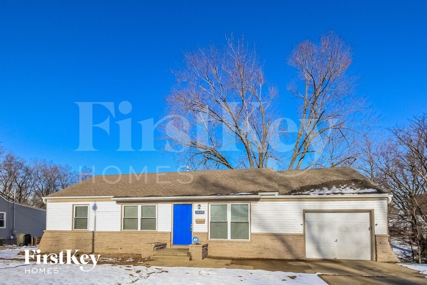 Primary Photo - 3620 NE 54th Terrace