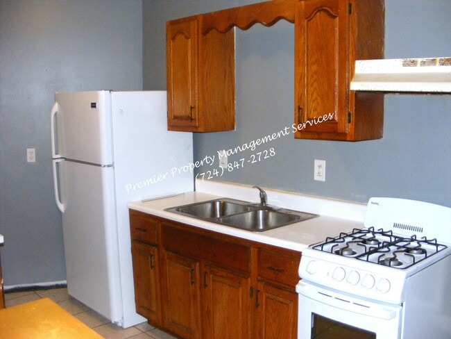 Building Photo - 699 Olive Ln