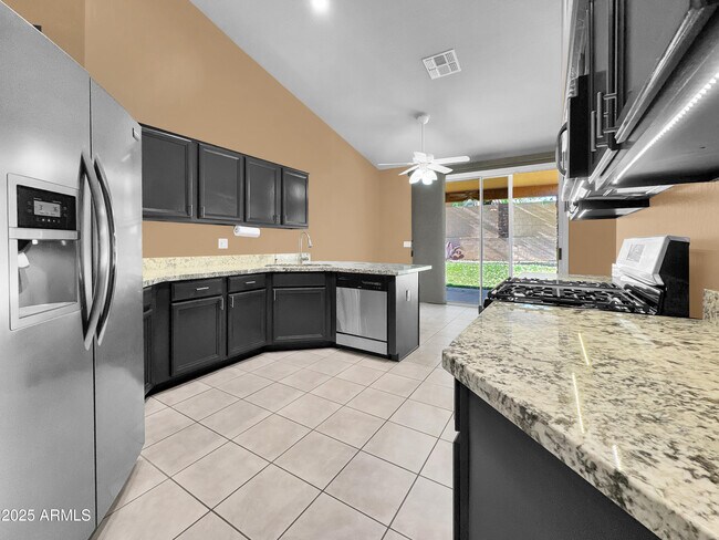 Building Photo - 1624 W South Fork Dr