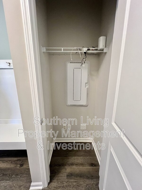 Building Photo - 1006 Creeks Landing Dr