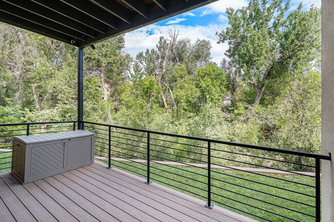 Building Photo - Creekside Townhome with Balconies on Every...