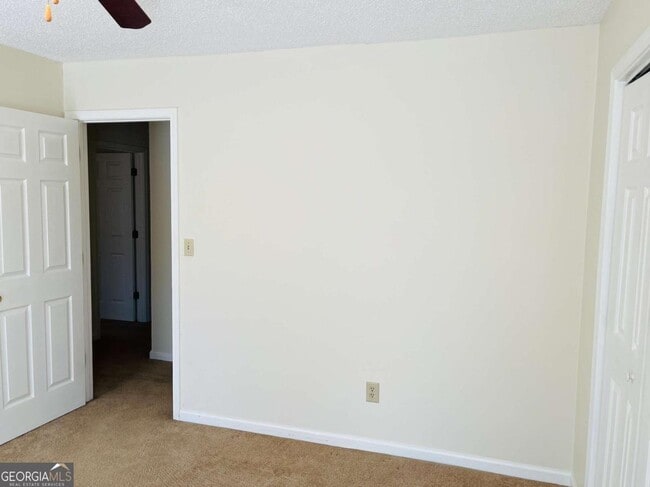 Building Photo - 155 Woodstream Dr