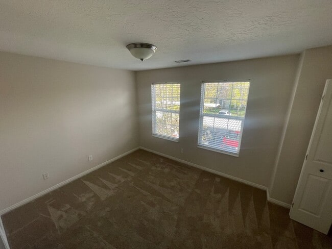 Building Photo - 208 Rockey Park Ln