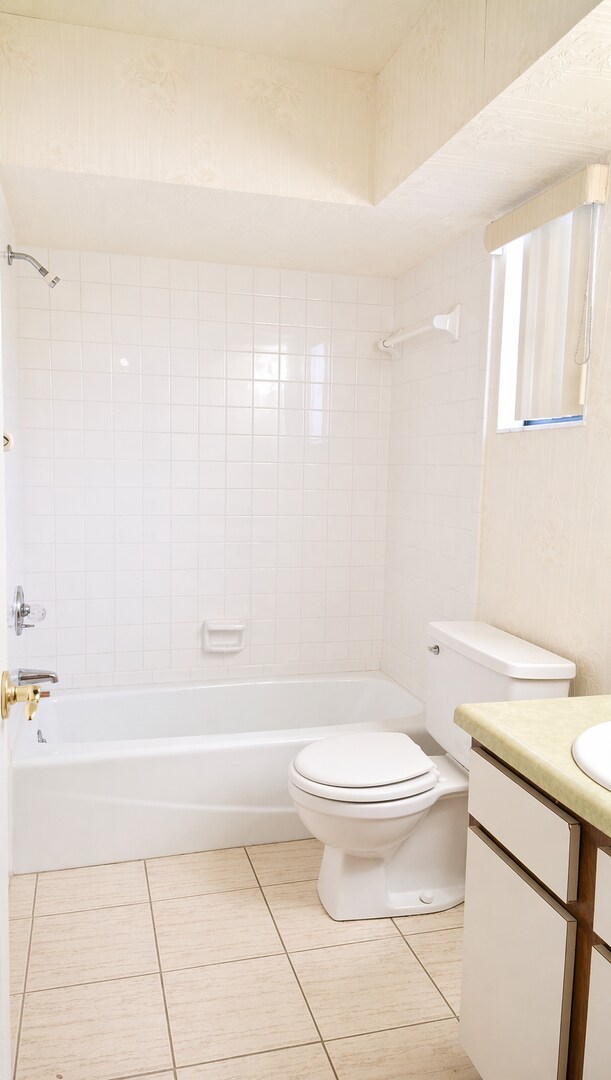 Building Photo - 3-bedroom, 2-bath lake house with a 2-car garage on 1/2 acre directly on Little Lake Weir.