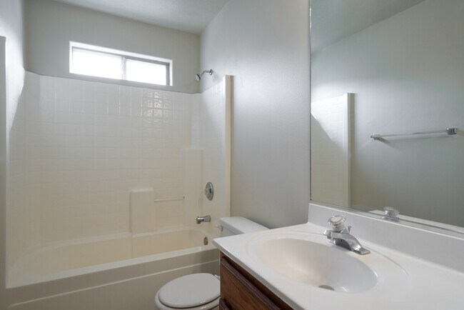 Building Photo - Five bedroom, three bath, 2,300 sq ft town...