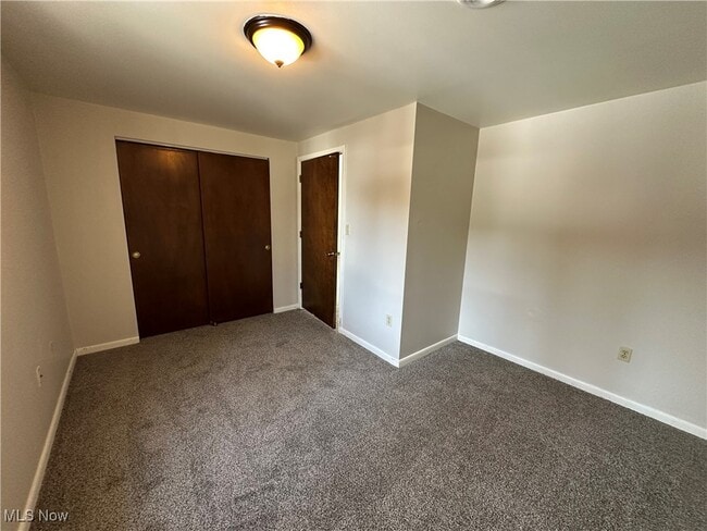 Building Photo - 761 E Park Ave