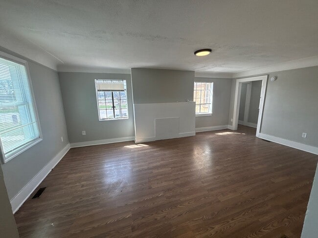 Building Photo - 15065 Gilchrist St