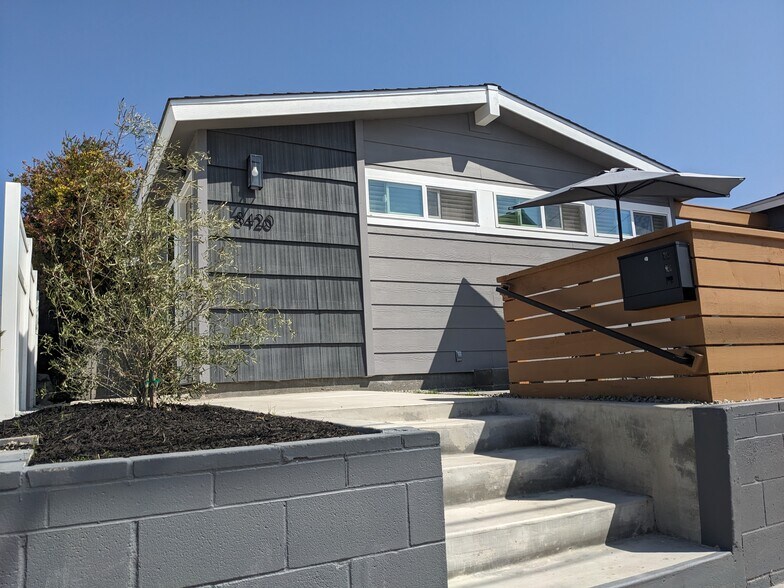 Building Photo - 8422 Highwood Dr