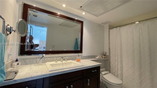 Building Photo - 5701 Collins Ave