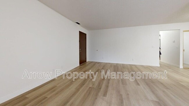 Building Photo - 207 E Arbor Ave