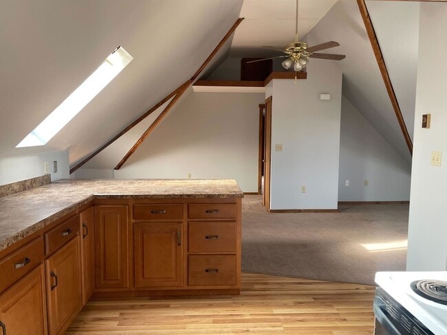 Building Photo - 156 Fair St