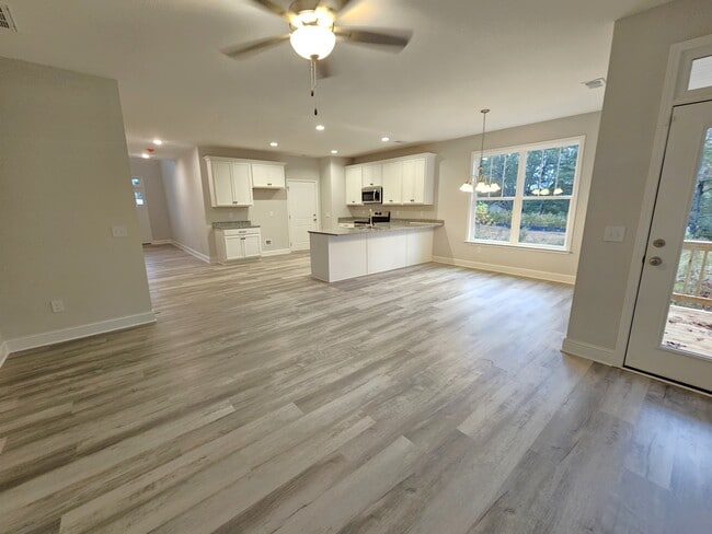 Building Photo - 121 Marianne Ln