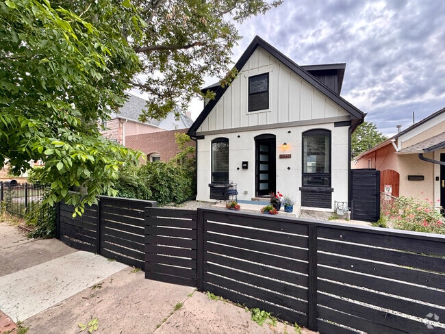 Building Photo - 751 Elati St