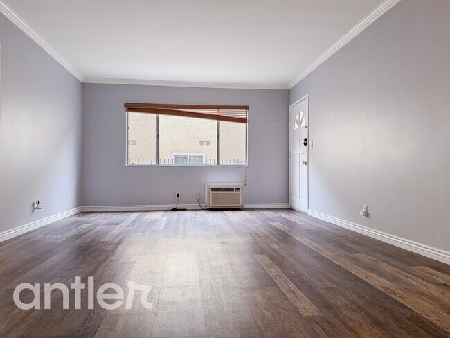 Building Photo - 14270 Dickens St