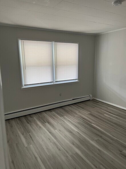 Bedroom 1 - 22 Albany St