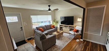 Building Photo - 2604 Tamm Ave