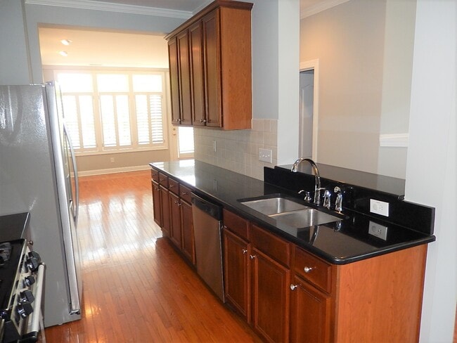 Building Photo - 2927 Imperial Oaks Dr