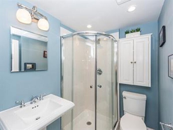 Building Photo - 137 Marlborough St