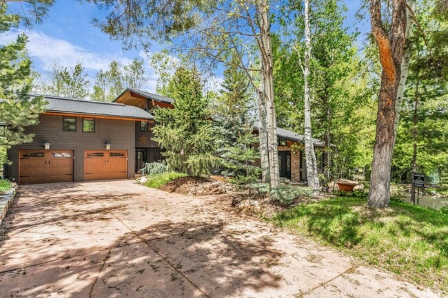 Building Photo - Luxury Mountain Home in Thaynes Canyon