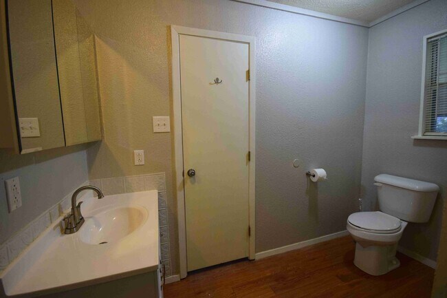 Building Photo - 3 bedroom, 2 bathroom home situated on a full acre in Gatesville with additional storage!