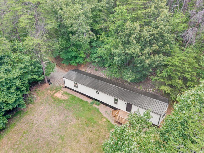 Building Photo - 206 Primrose Rd