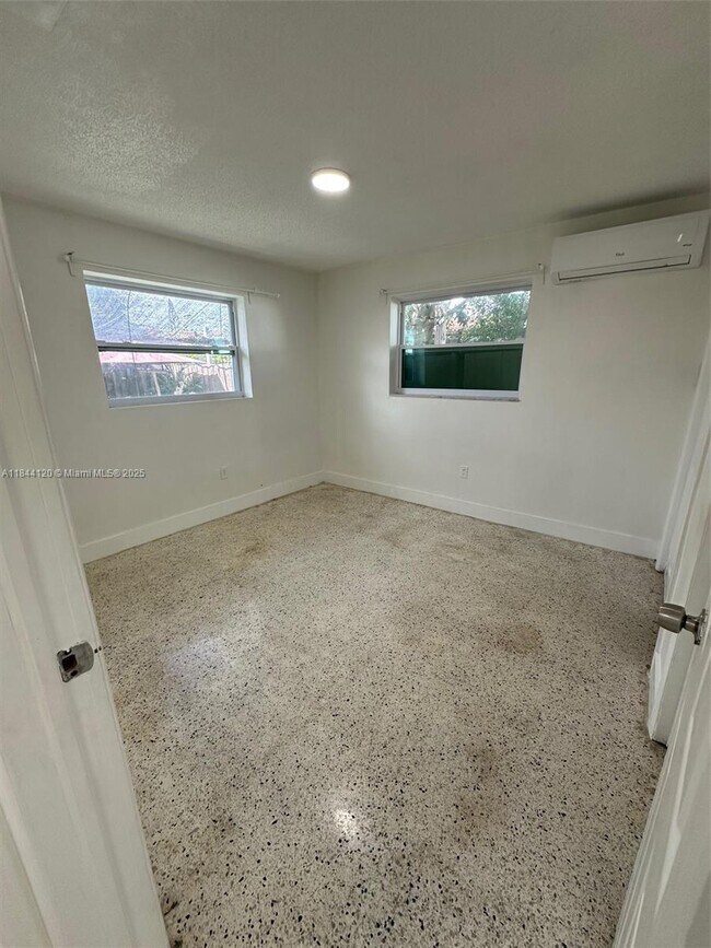 Building Photo - 4351 NW 5th St