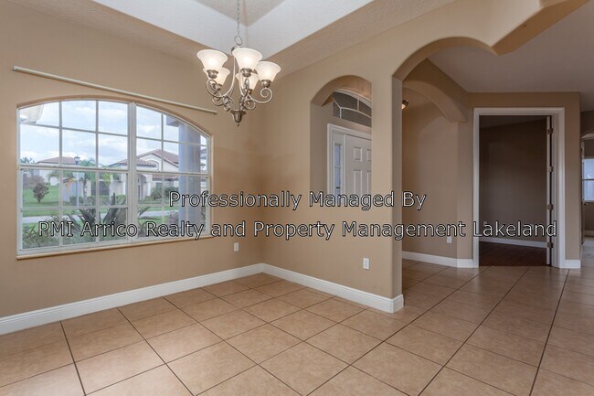 Building Photo - 3960 Sunset Lake Dr