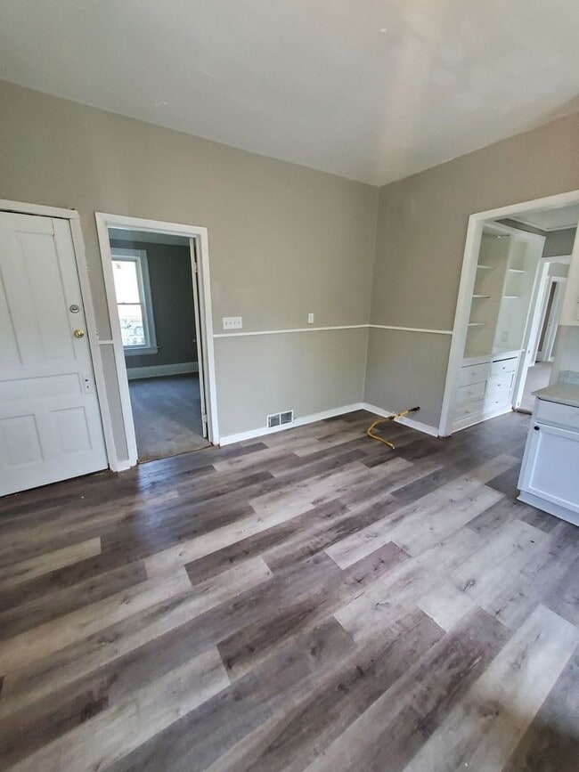 Building Photo - 2201-2203 N 32nd St. (Duplex)(ACE PROPERTY)