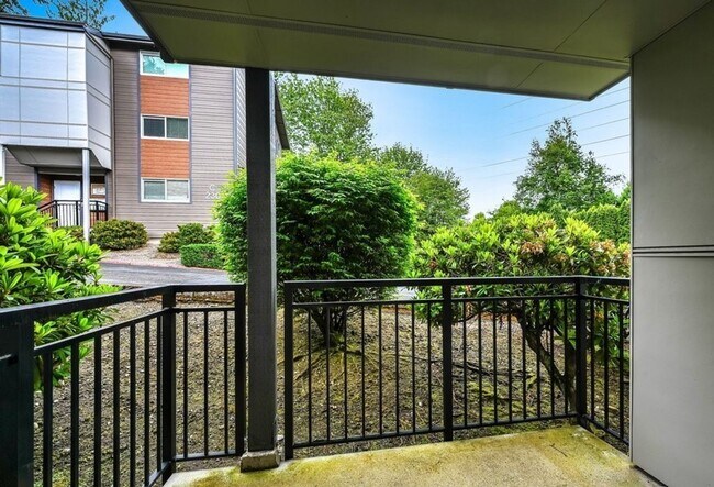 Building Photo - 2Bd/1Ba Issaquah Condo
