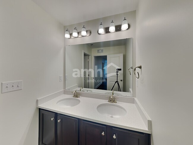 Building Photo - 3009 Hannah Rae Ct