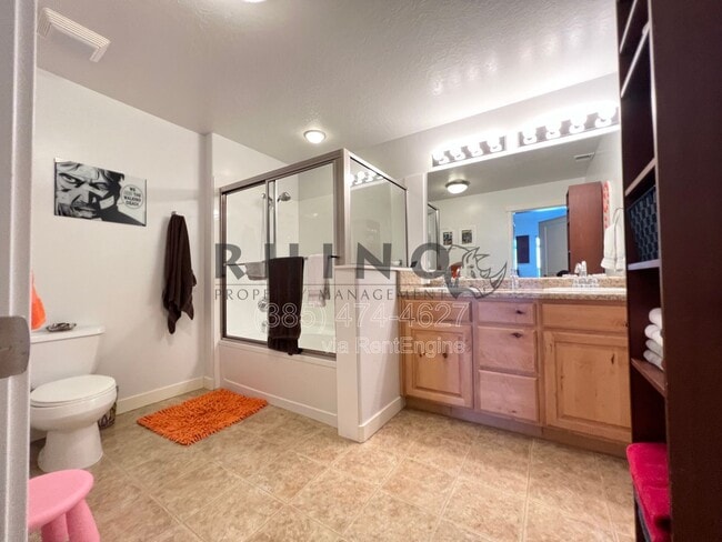 Building Photo - 4276 S Main St