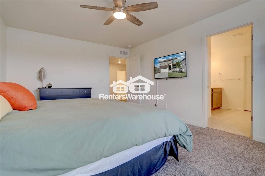 Building Photo - 2042 Rosette Ln