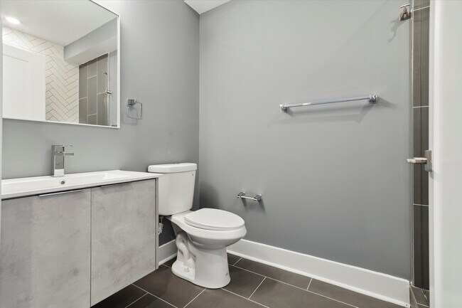 Building Photo - 1615 Poplar St