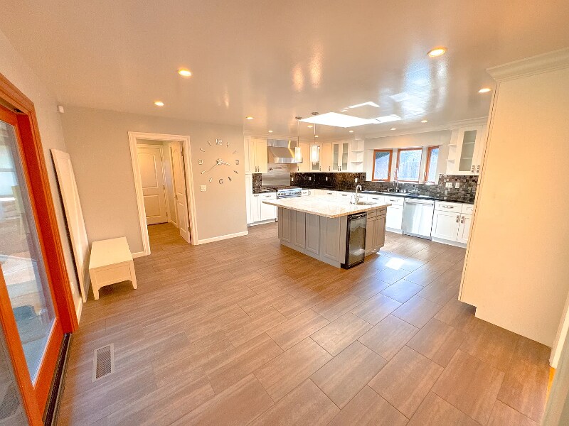 Building Photo - 15 Lupine Way
