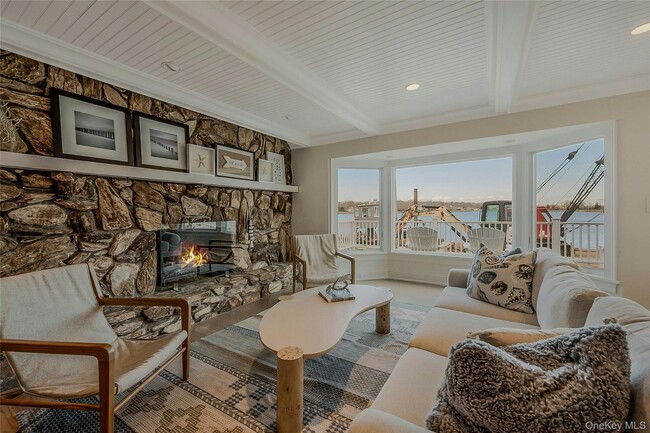 Building Photo - 370 Fishermans Beach Rd