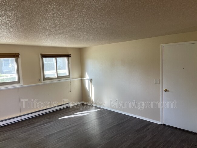Building Photo - 4951 Basswood Dr