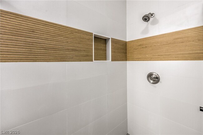 Building Photo - 5152 Forest Oaks Dr