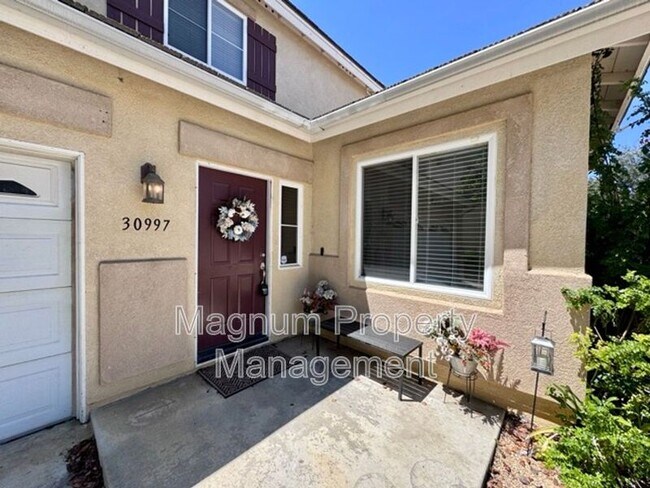Building Photo - 30997 Oakhill Dr