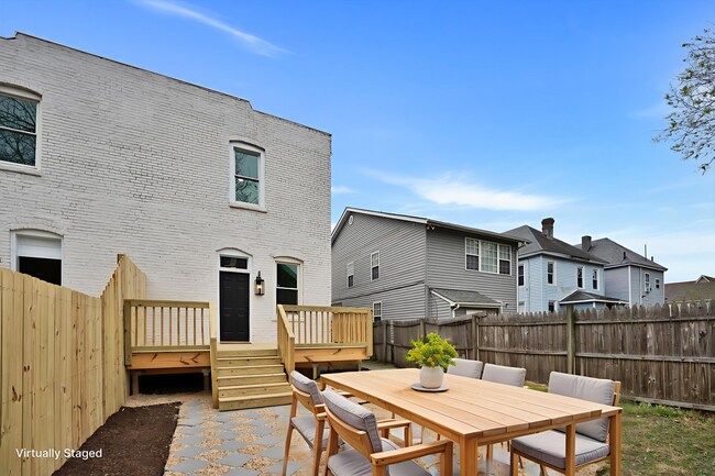 Building Photo - Where Vintage Vibes Meet Modern Mojo—Rent This Rare Historic 4BR/2BA Duplex in Norfolk’s Park Place