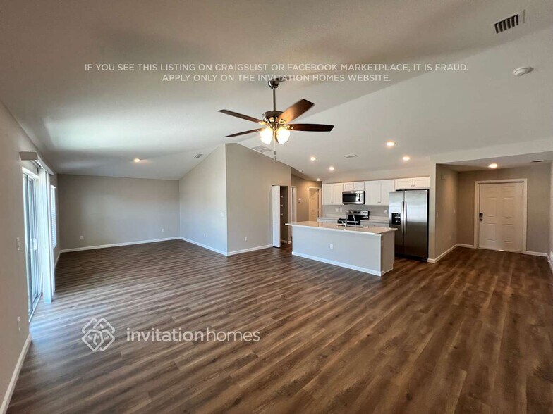 Building Photo - 1306 SW Del Rio Blvd