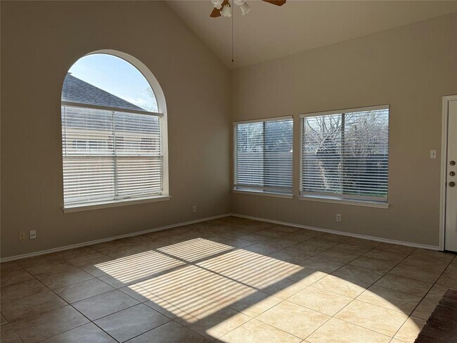 Building Photo - 16702 Tomcat Dr