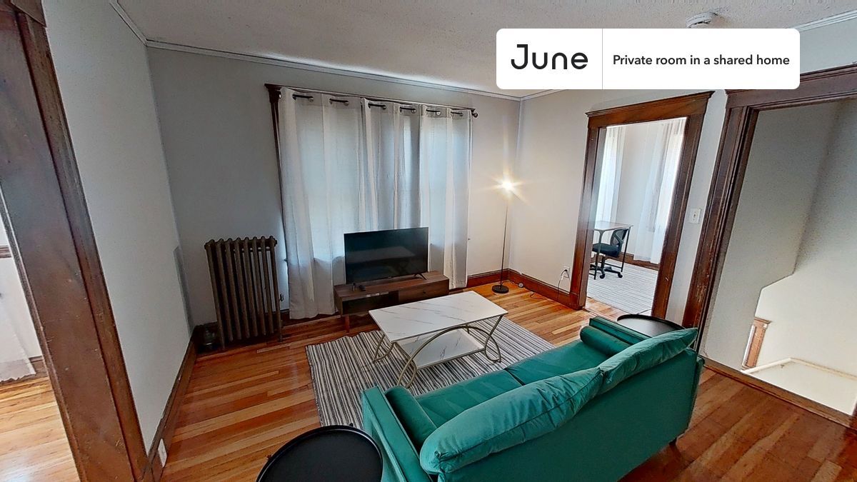 Building Photo - Private bedroom in 4 bed/1 bath Home