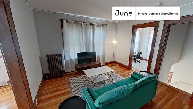 Building Photo - Private bedroom in 4 bed/1 bath Home
