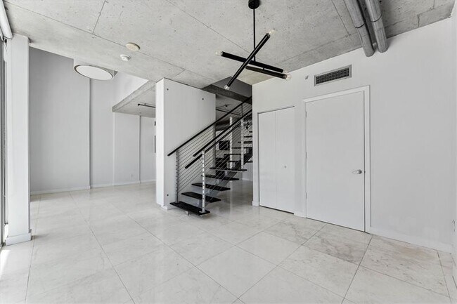 Building Photo - 690 SW 1st Ct