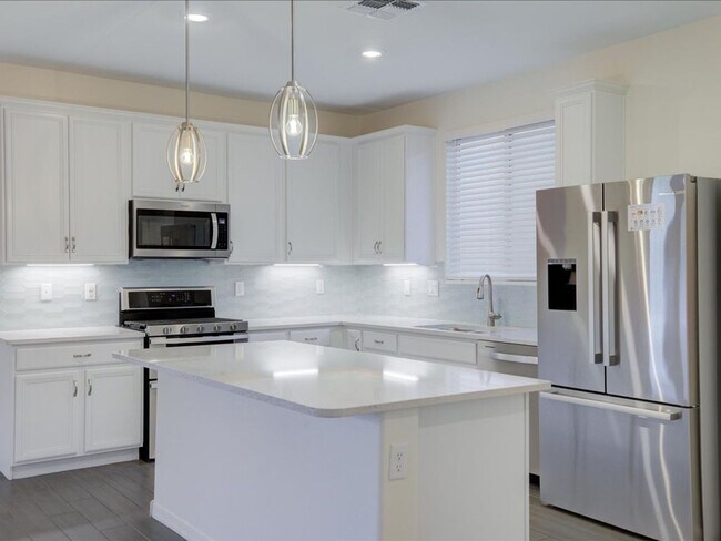 Building Photo - 3 Bedroom 2 Bathroom With Office/Flex room Located in RANCHO SAHUARITA!